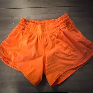 lululemon 4 inch hotty hot shorts